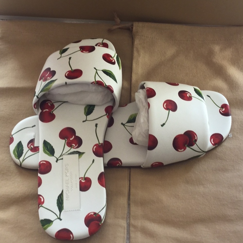 🍒MICHAEL KORS CHERRY SANDALS🍒 - Picture 14 of 16